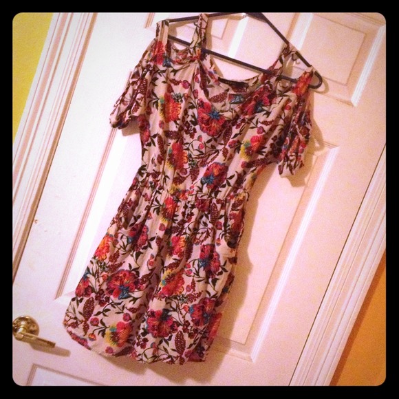 Ark & Co  floral print short cut out sleeve dress.