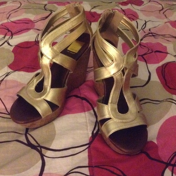 dolce vita gold wedges