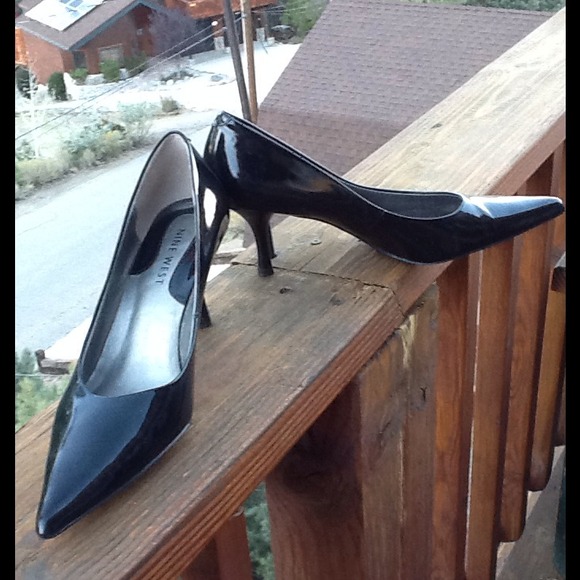 Stunning Black Patent Leather Heels!! - Picture 2 of 4