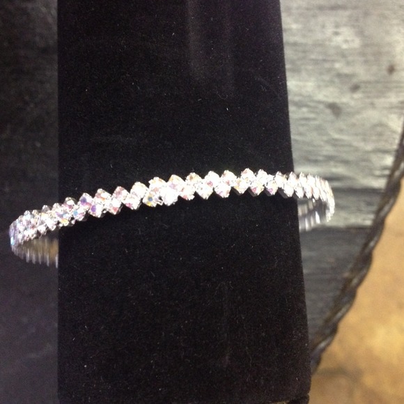 Simple bracelet