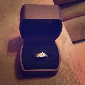 Diamond engagement ting