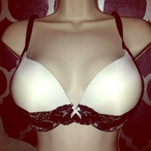Two Bras bundled /Victoria Secret/ Dream Angels