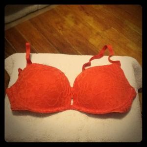 VS Lacie collection push up bra. 32C.