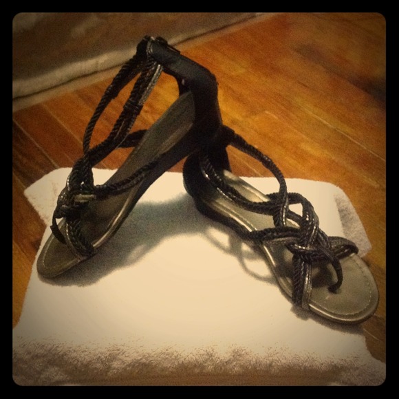 Express sandal!