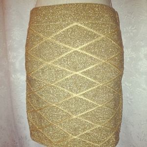 Gold metallic skirt. NWOT