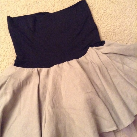 Adorable Skirt. Fits Most Sizes - Picture 3 of 3