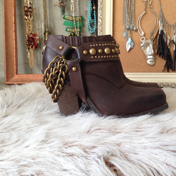 jeffrey campbell | s o l d - Picture 3 of 3