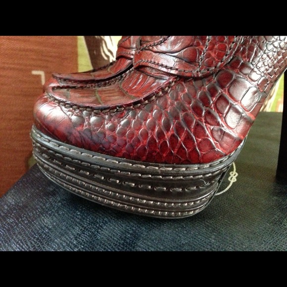 Prada Croc Print oxford Platform Heel Runway shoes - Picture 2 of 4