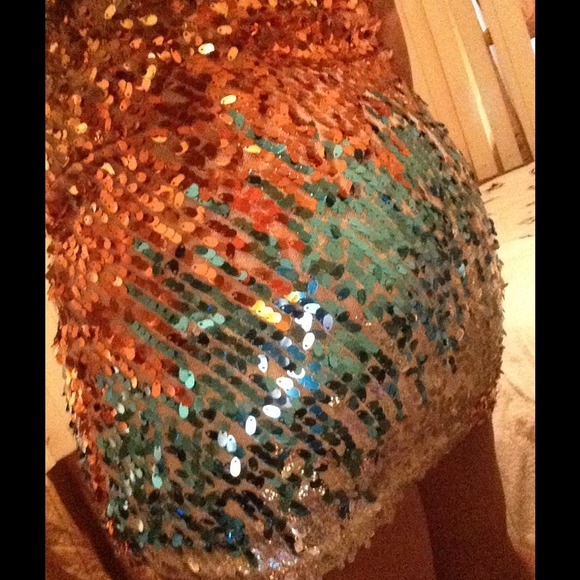 SEQUINS DRESS READY FOR NEW YEARS!! - Picture 4 of 4