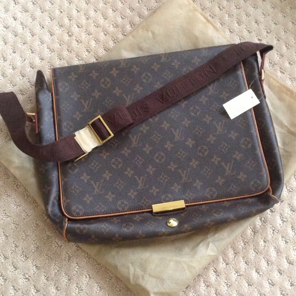 Elegant shoulder bag!