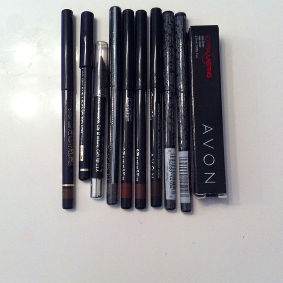 🚫TRADE FOR @jacquiet18🚫Big bundle AVON eyeliners