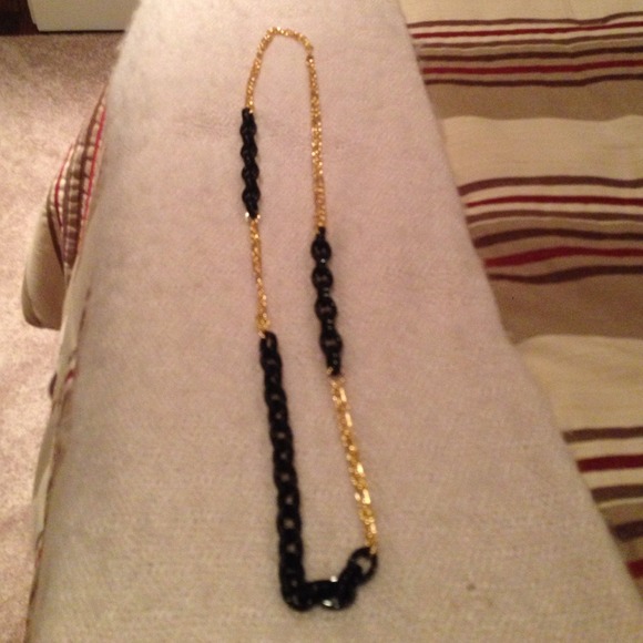 St. John necklace w/case