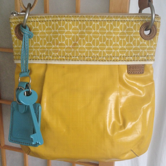 SOLD! Fossil cross the body bag - Picture 2 of 2