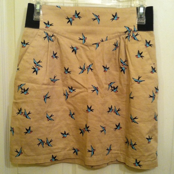 High waisted skirt. Sparrows.