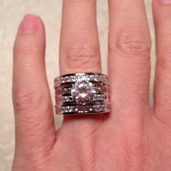 Large CZ RING SS/Rhodium plated