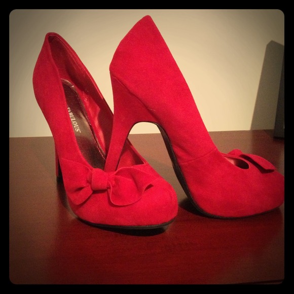 JustFabulous Shoes - BNWT&BOX! Sassy Red Heels! And wristlet! Bundle