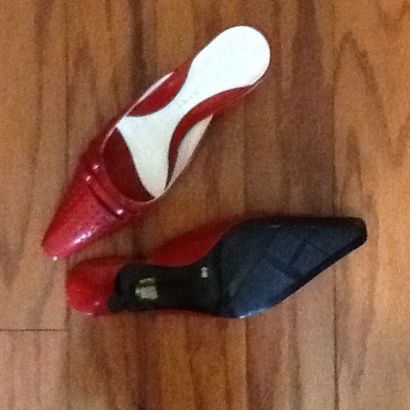 Red leather slide with buckles, 6 1/2 M.  NWOT - Picture 3 of 3