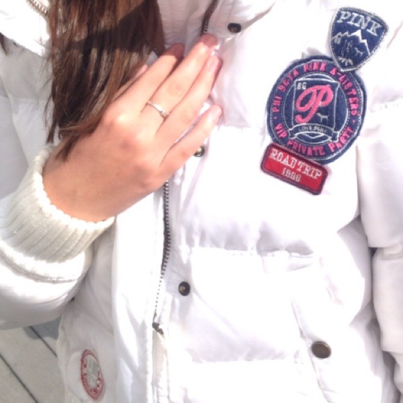 🚫bundled🚫White winter coat by Victoria Secret - Picture 4 of 4