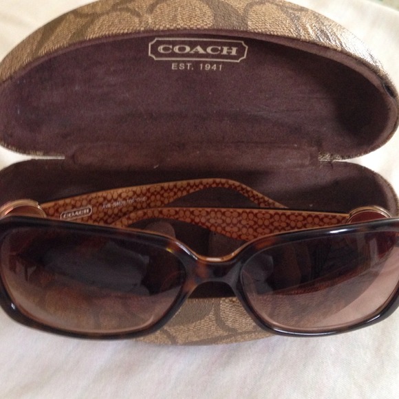 💯authentic coach sunglasses - Picture 2 of 2