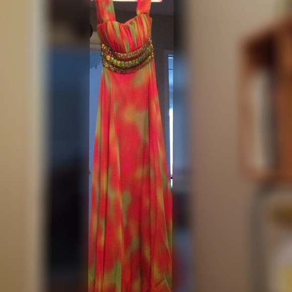 Long Multi color party dress💥sale💥$200👉$185