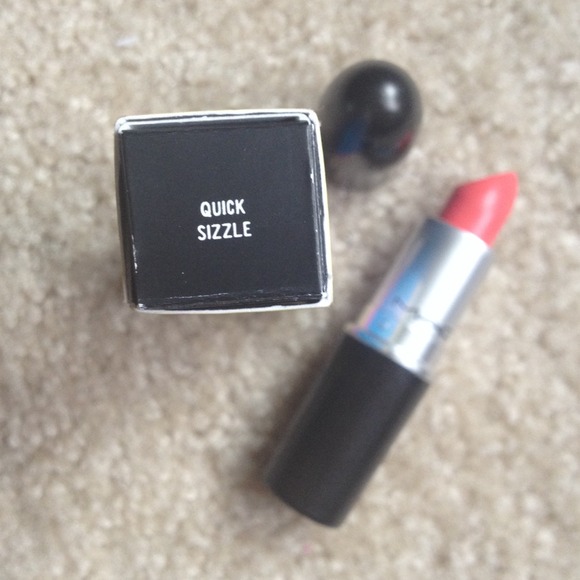 Mac "Quick Zizzle" Shop Mac collection lipstick 💥 - Picture 3 of 4
