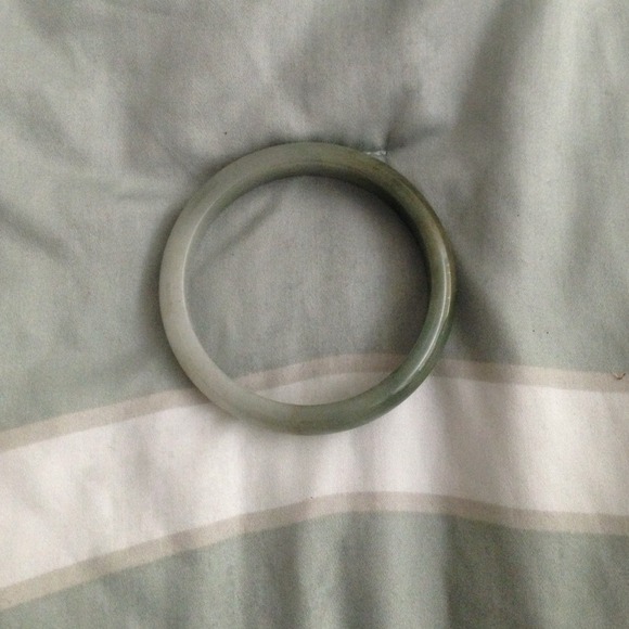 Authentic Jade bangle - Picture 2 of 2