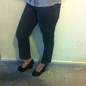 Express Editor Crop Pant. size 2- gray