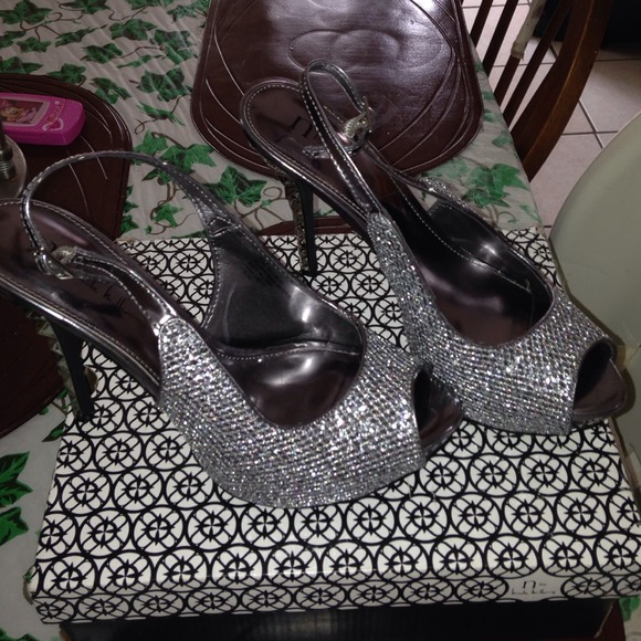 Nicole miller Pewter high heels