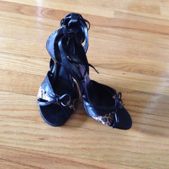 Shoes - Picture 2 of 3