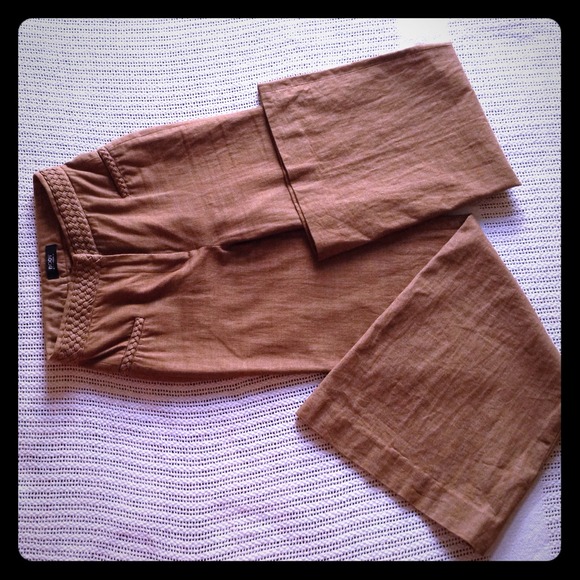 VERY ON TREND! Light brown jacquard flare pants