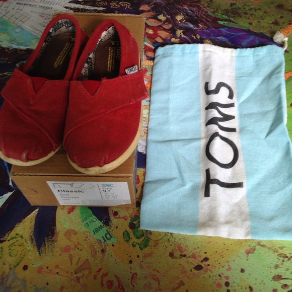 TOMS Shoes - Toms classic red canvas