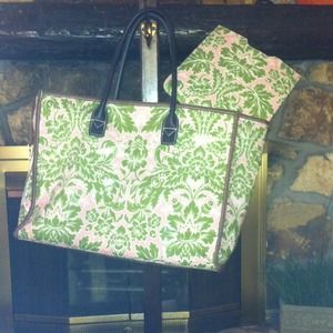 Large bag w/matching iPad sleeve. By Anna Griffin