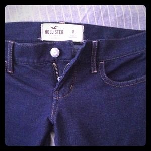 Hollister Skinny Jean size 0, Great condition:)
