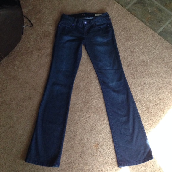 >>SOLD<<Guess jeans (Sarah fit) - Picture 3 of 4