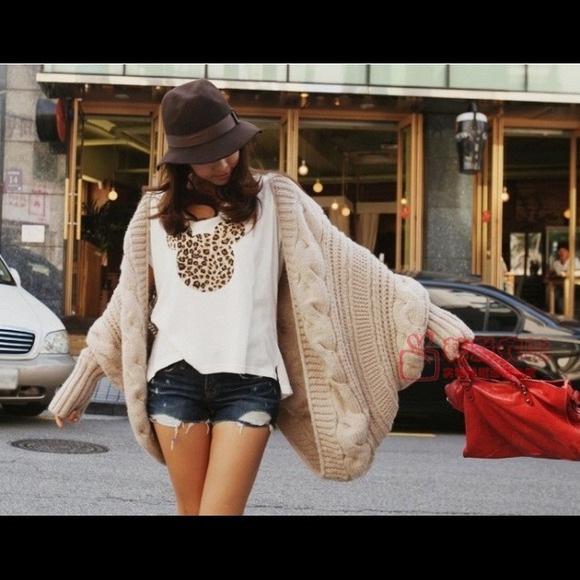 🎊🎉Host Pick🎉🎊Cable knit beige sweater