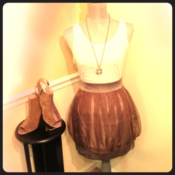 ✨Reduced✨Taupe Mini-Skirt