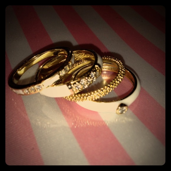 💔SOLD💔 Stacking rings (all 4) size 9
