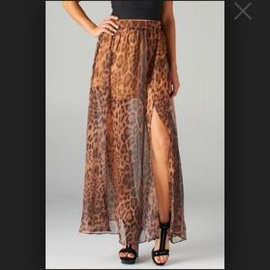 💢💢💢traded💢💢💢BLVD Leopard skirt