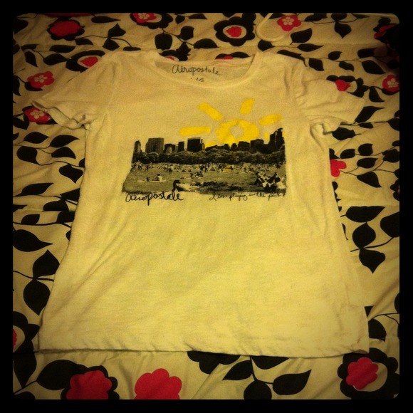 Aéropostale white graphic tee
