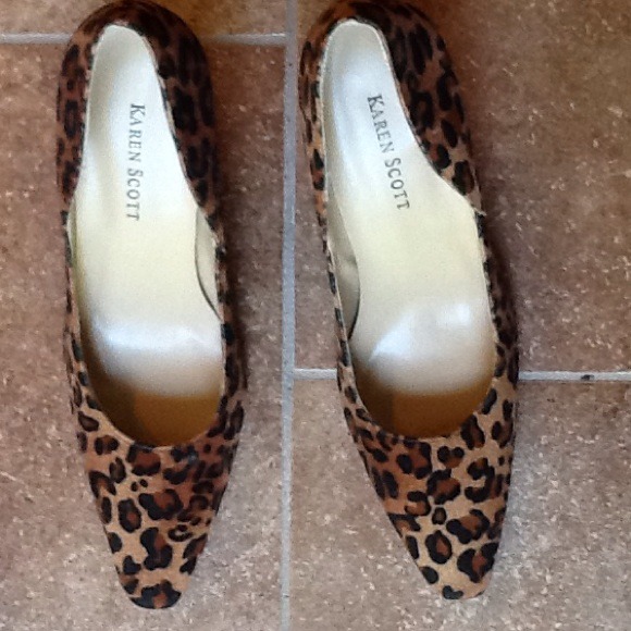 Karen Scott Shoes - Leopard print high heeled pump.  Size 7 M.