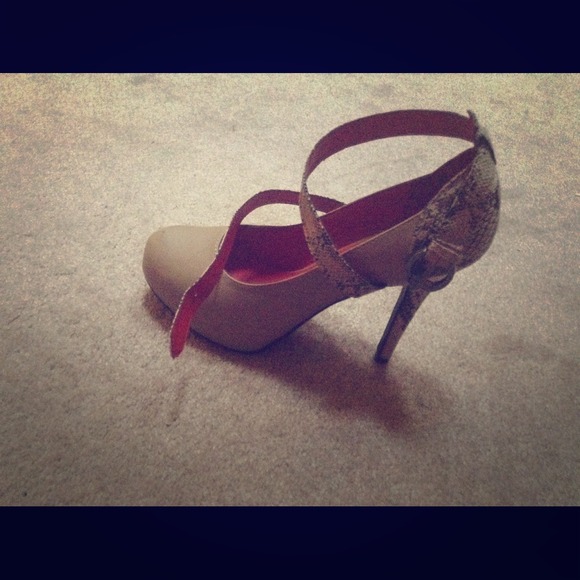 Madeline Stuart heels