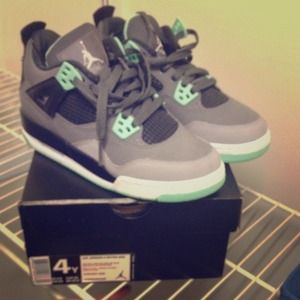 ✨✨✨Glow 4's Jordans✨✨✨