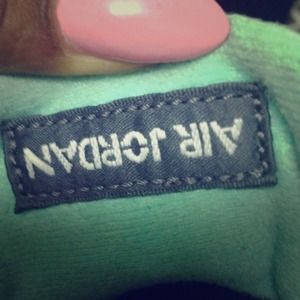 AUTHENTIC Glow 4's Jordan's