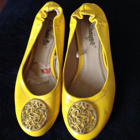 🌟SOLD🌟Yellow flats.