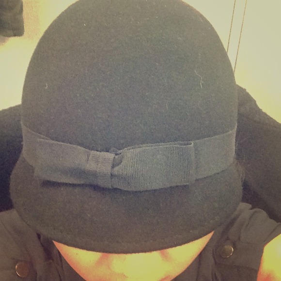 Aqua felt riding cap