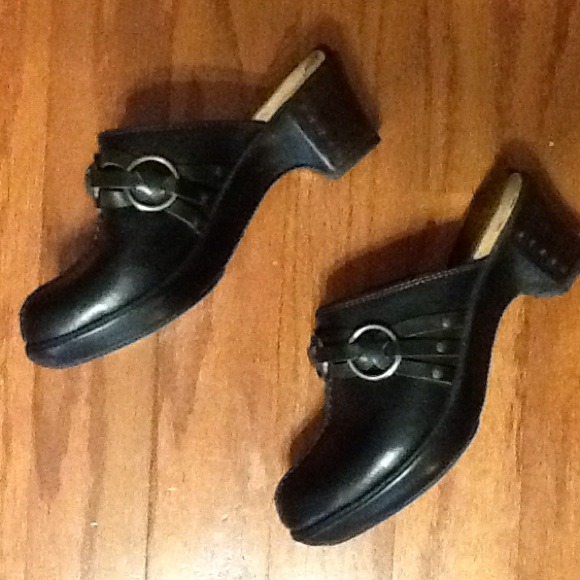 Frye black leather bootie. Size 7 M. NWOT - Picture 2 of 4