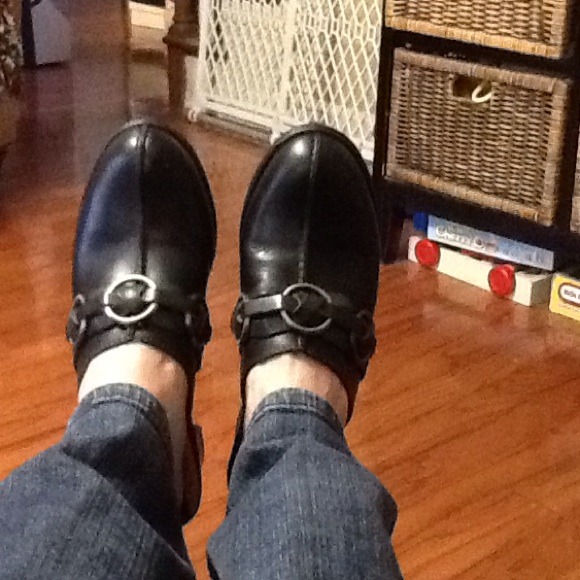 Frye black leather bootie. Size 7 M. NWOT - Picture 4 of 4