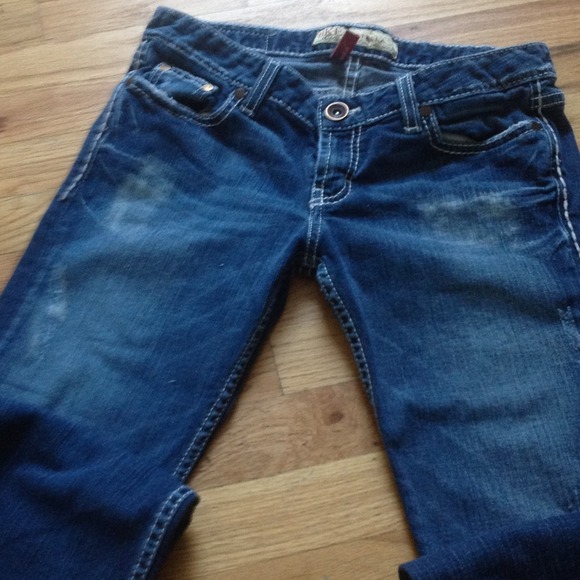 Buckle Jeans.. Stella style. Rhinestones!