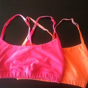 ⬇️REDUCED Nike dri-fit sports bras