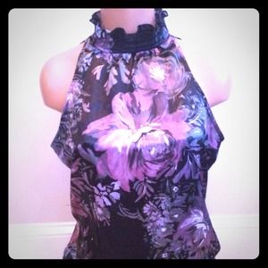 🎉SALE🎉Lovely floral blouse